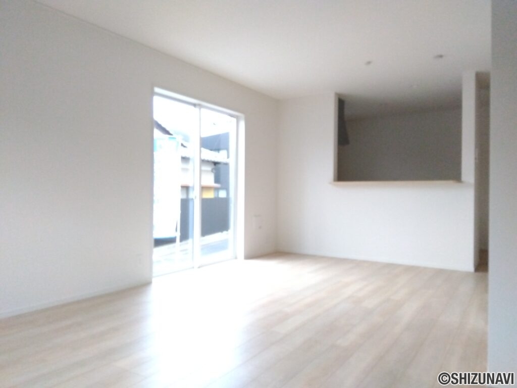 1号棟 1階リビングの写真です。