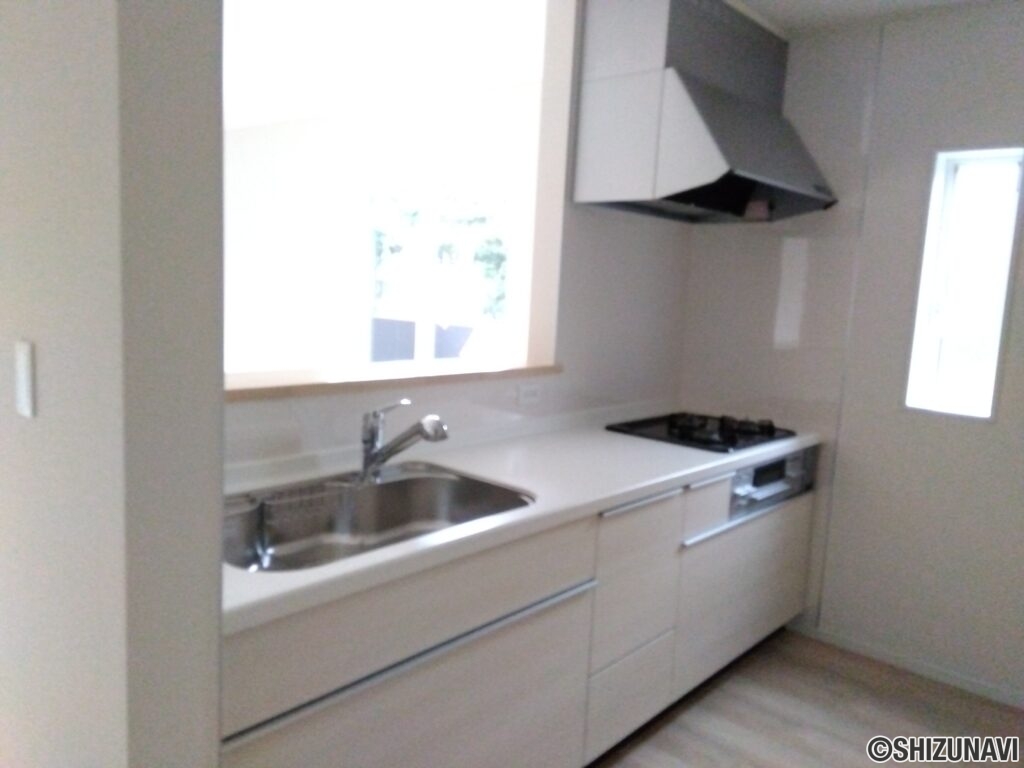 1号棟 1階キッチンの写真です。