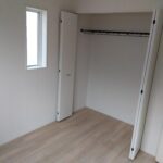 1号棟 2階洋室(4.8帖)の写真です。