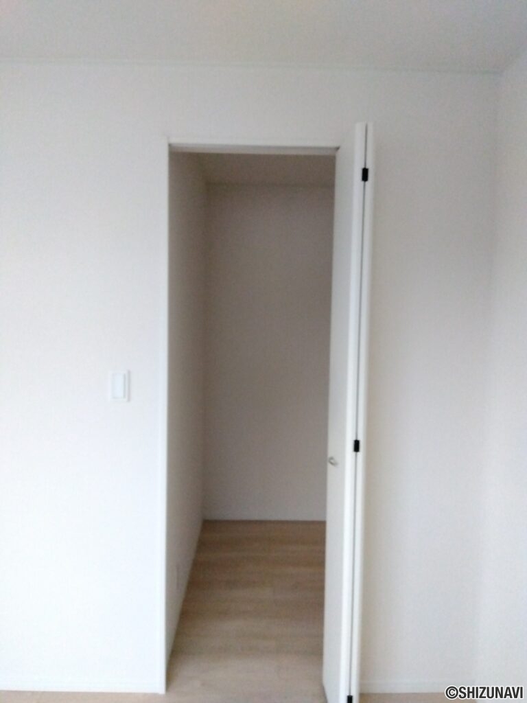 1号棟 2階ウォークインクローゼット(洋室6帖の部屋)の写真です。