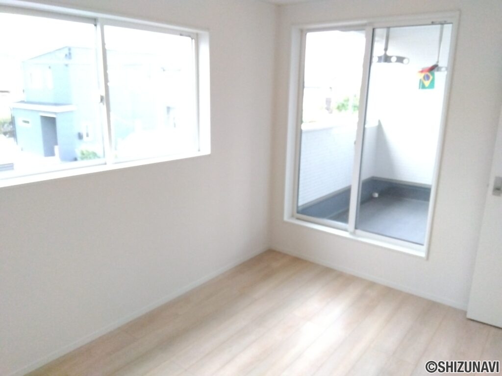 1号棟 2階洋室(6帖)の写真です。