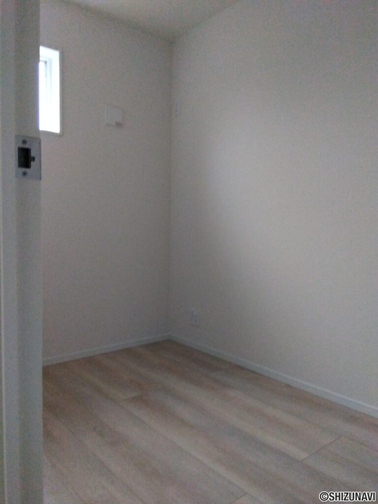 2号棟 2階テレワークルーム(3帖)の写真です。