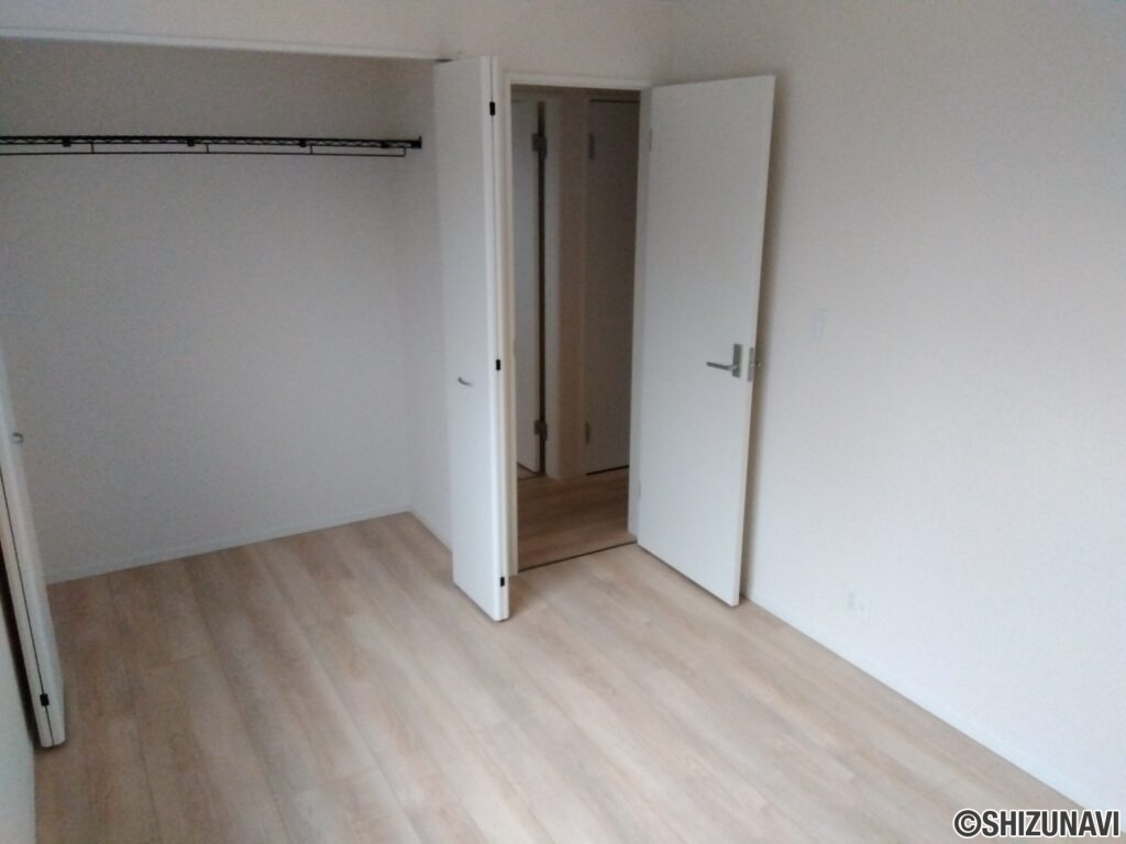 2号棟 2階洋室(6帖)の写真です。