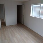 2階 洋室(8.2帖)の写真です。