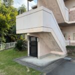 屋外階段　通用口