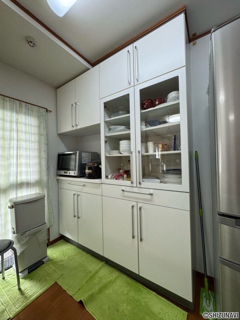 キッチンの収納スペースも豊富です。
