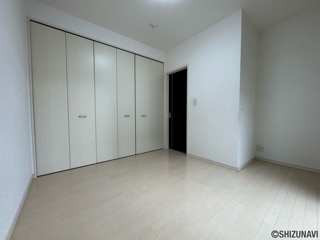 1階6.0帖洋室　別角度です。