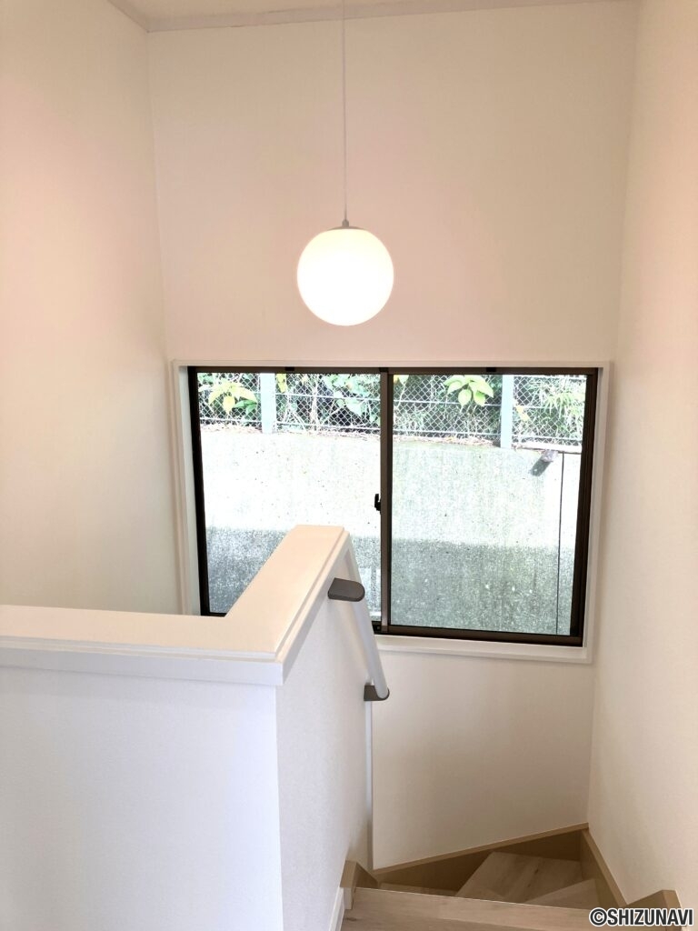 2階　階段・踊り場