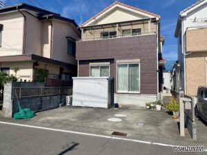 藤枝市高洲　中古住宅　太陽光発電付きの物件画像