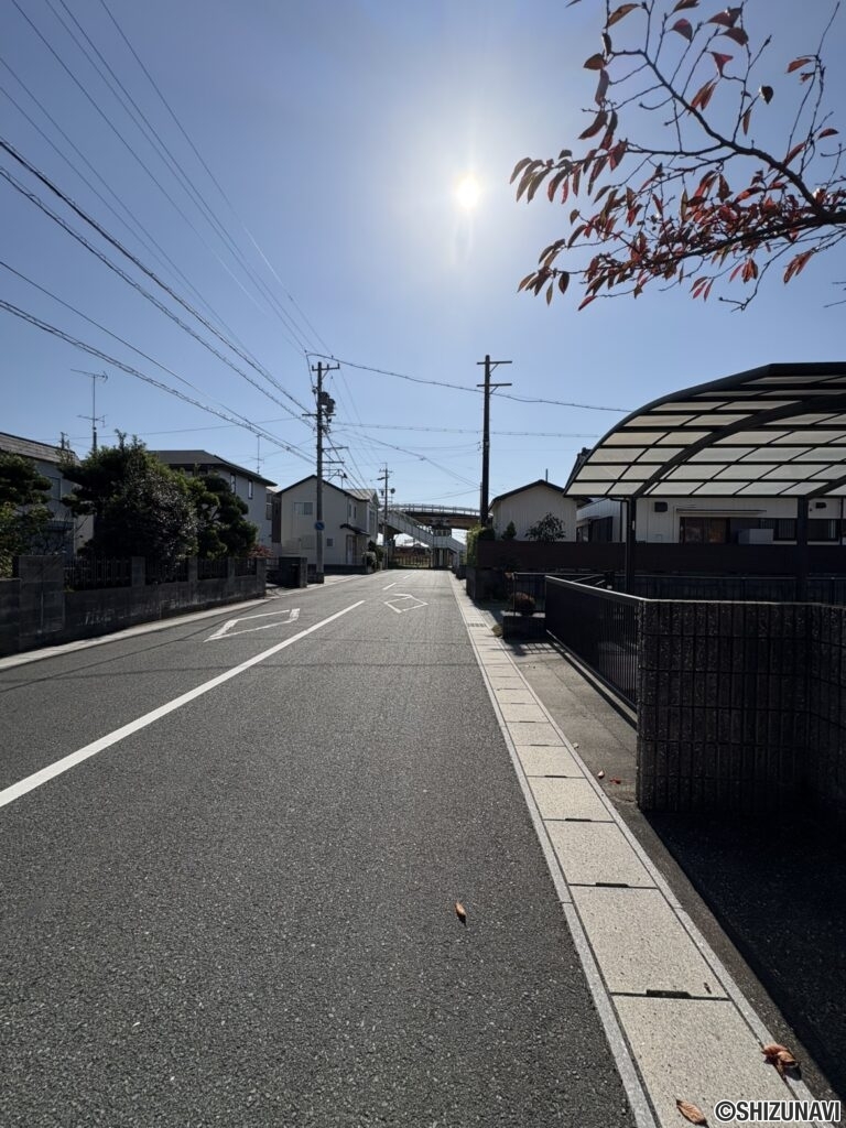 前面道路　南方面の様子です。
