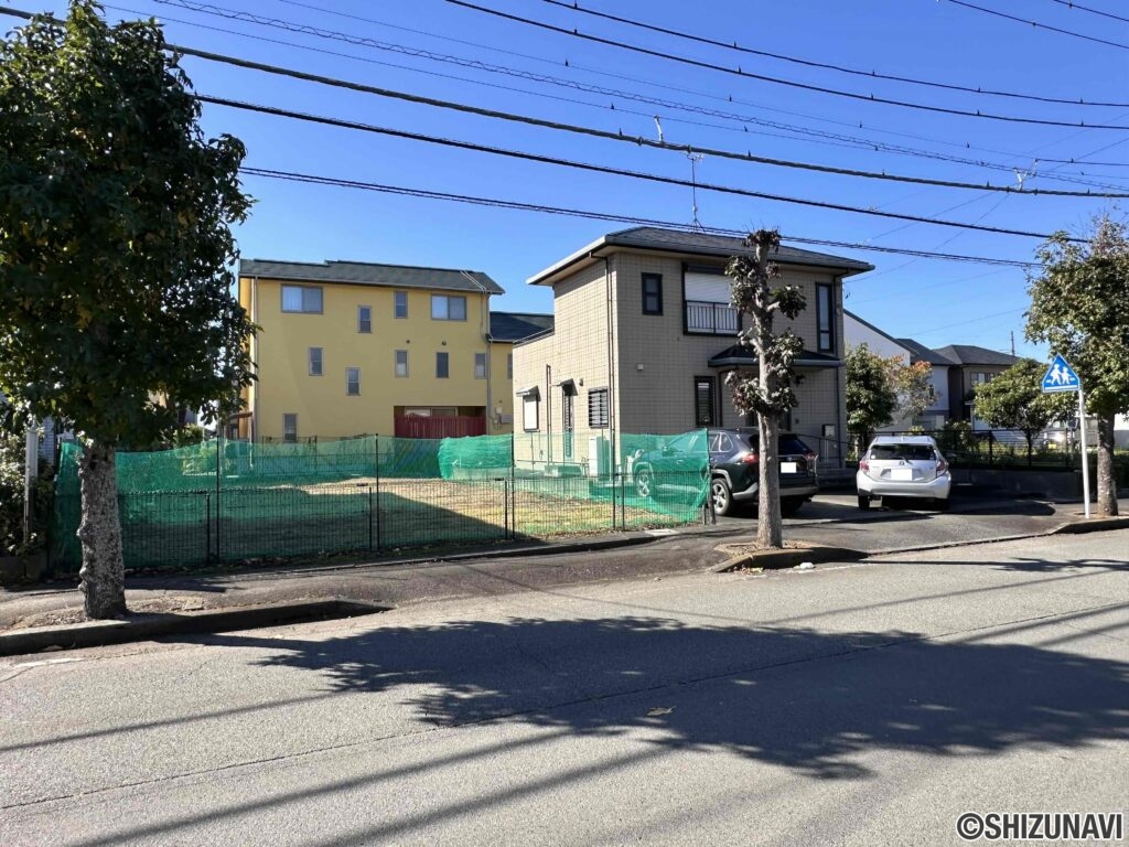 整形地につき、建物の配置計画を立てやすい土地です。