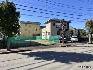 整形地につき、建物の配置計画を立てやすい土地です。