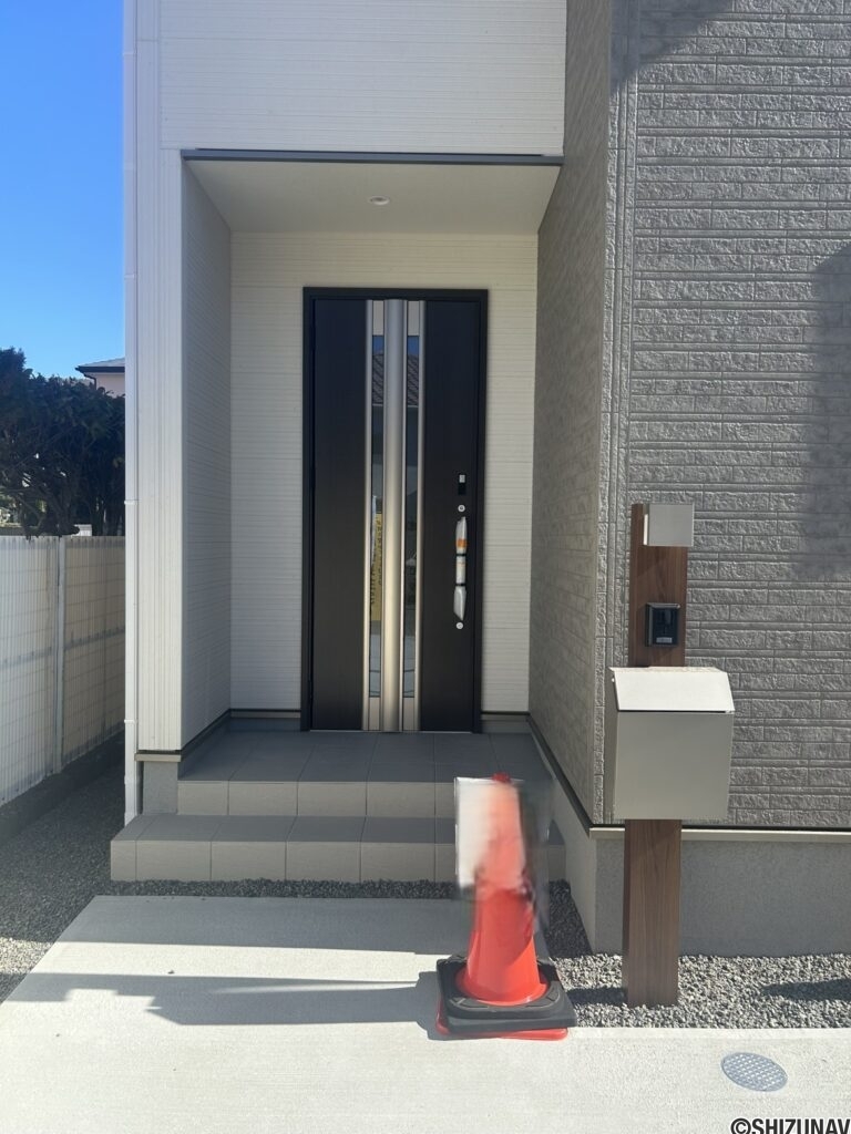 葵区　新築　玄関