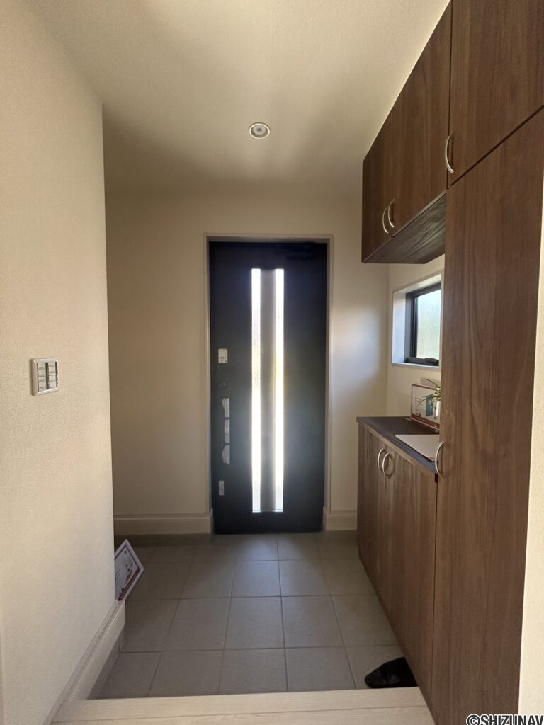 葵区　新築　玄関