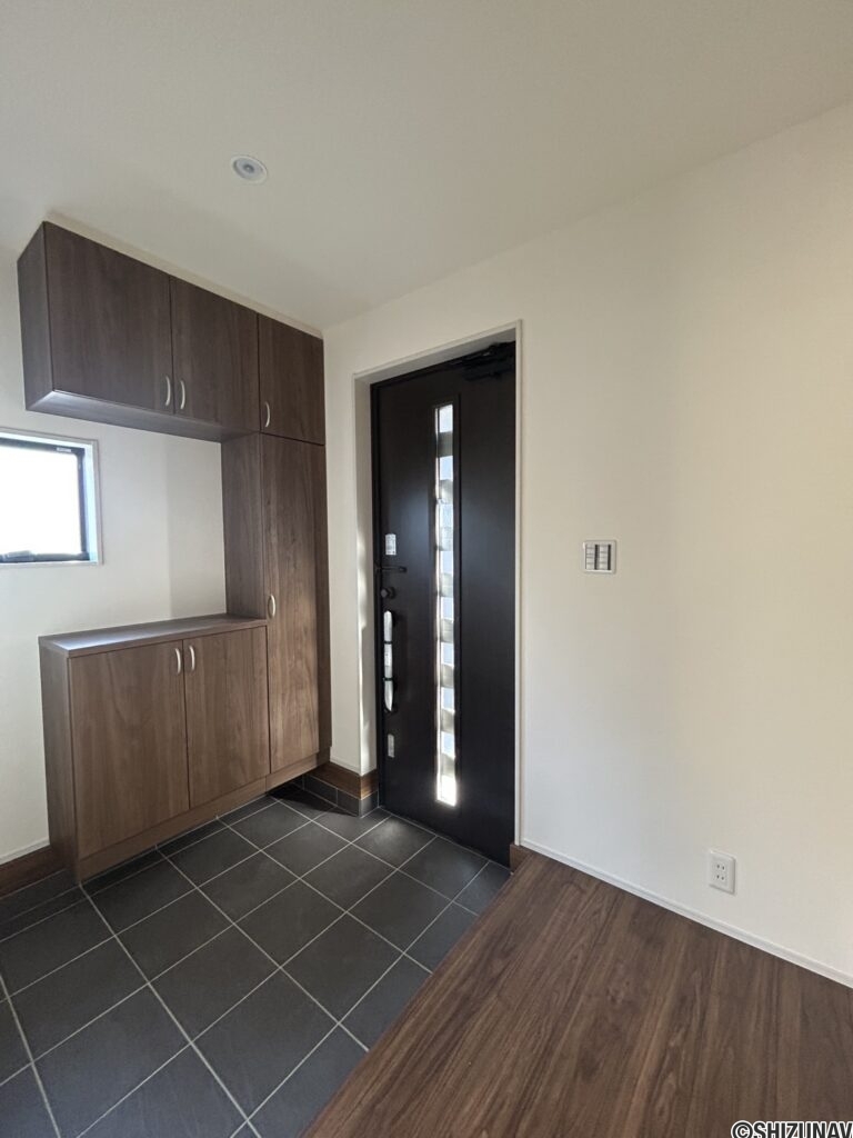 葵区　新築　玄関