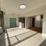 リビング・ダイニングの別角度のお写真です。