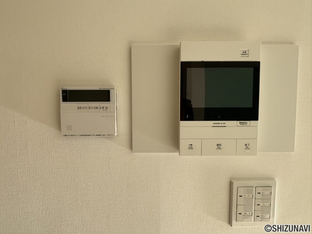 インターホンとお風呂の設備のお写真です。