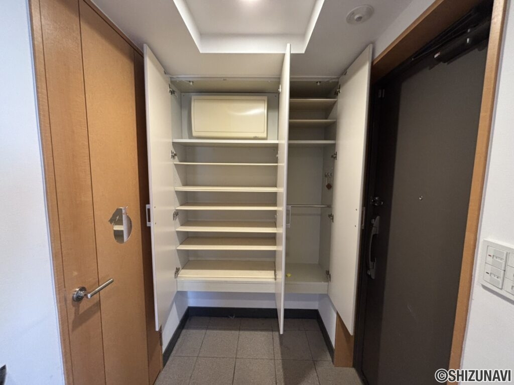 玄関収納のお写真です。