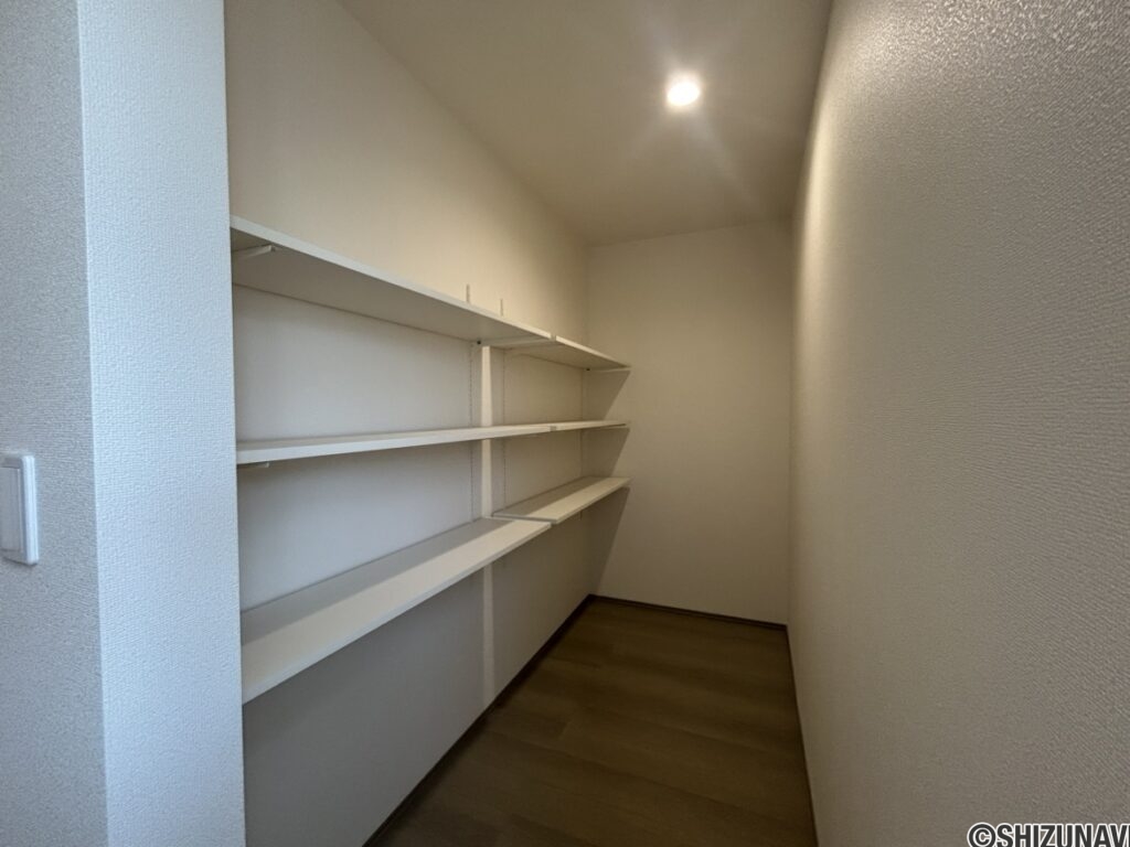 新築　駿河区　収納
