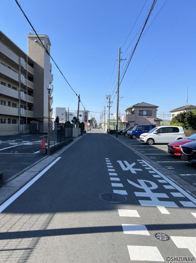 【北側前面道路】