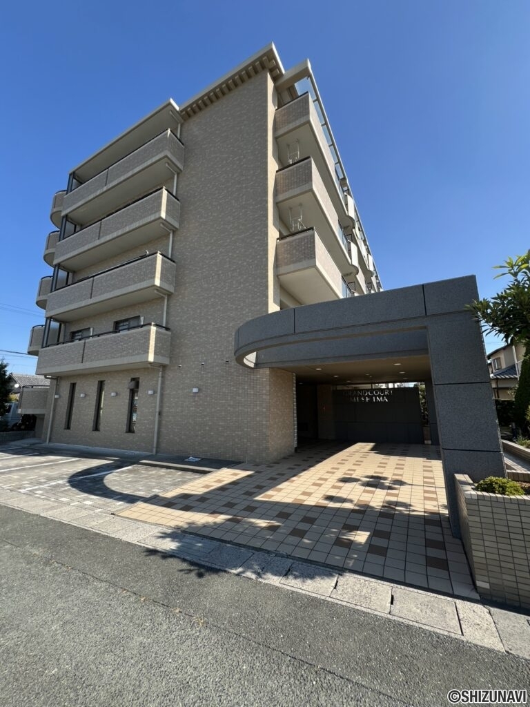 【建物外観（西側）】