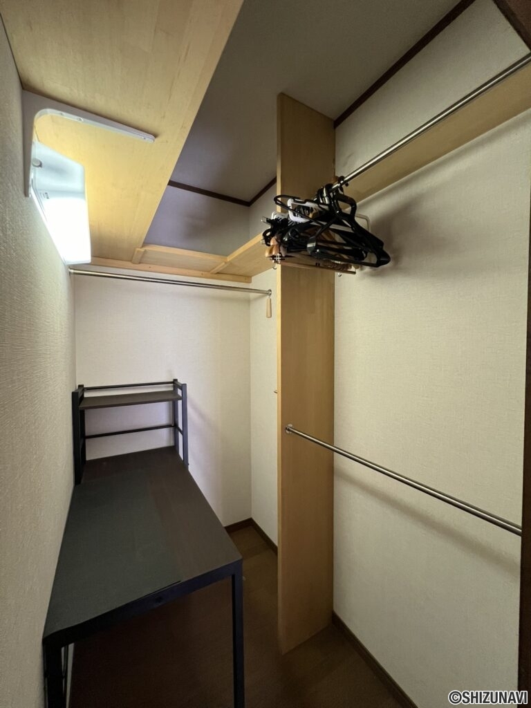 【納戸（東）】