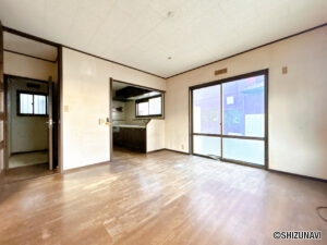 【リビングダイニング】