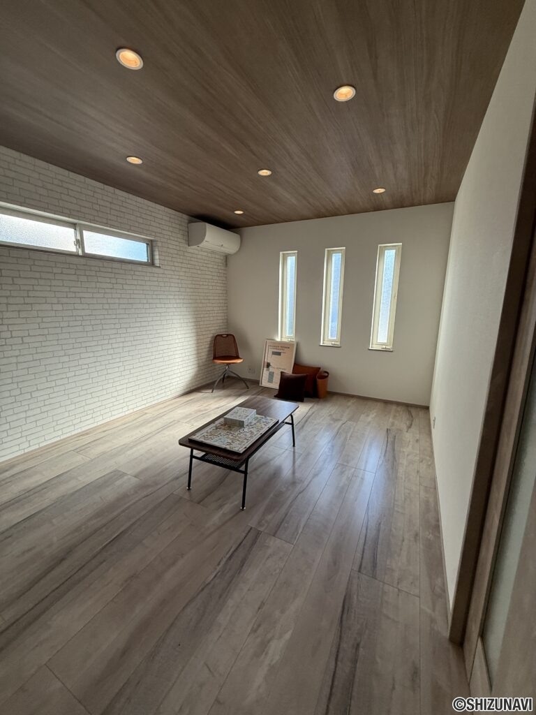 安松町中古住宅　築8年　駐車場3台可能　オール電化の3LDKの画像