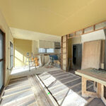 【リフォーム中／LDK】LDKは隣の洋室と繋げて約15帖に広げ、フローリングの張り替えを行う予定です。