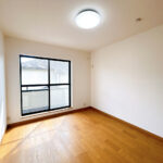 【リフォーム済み/2階洋室（2）5帖】