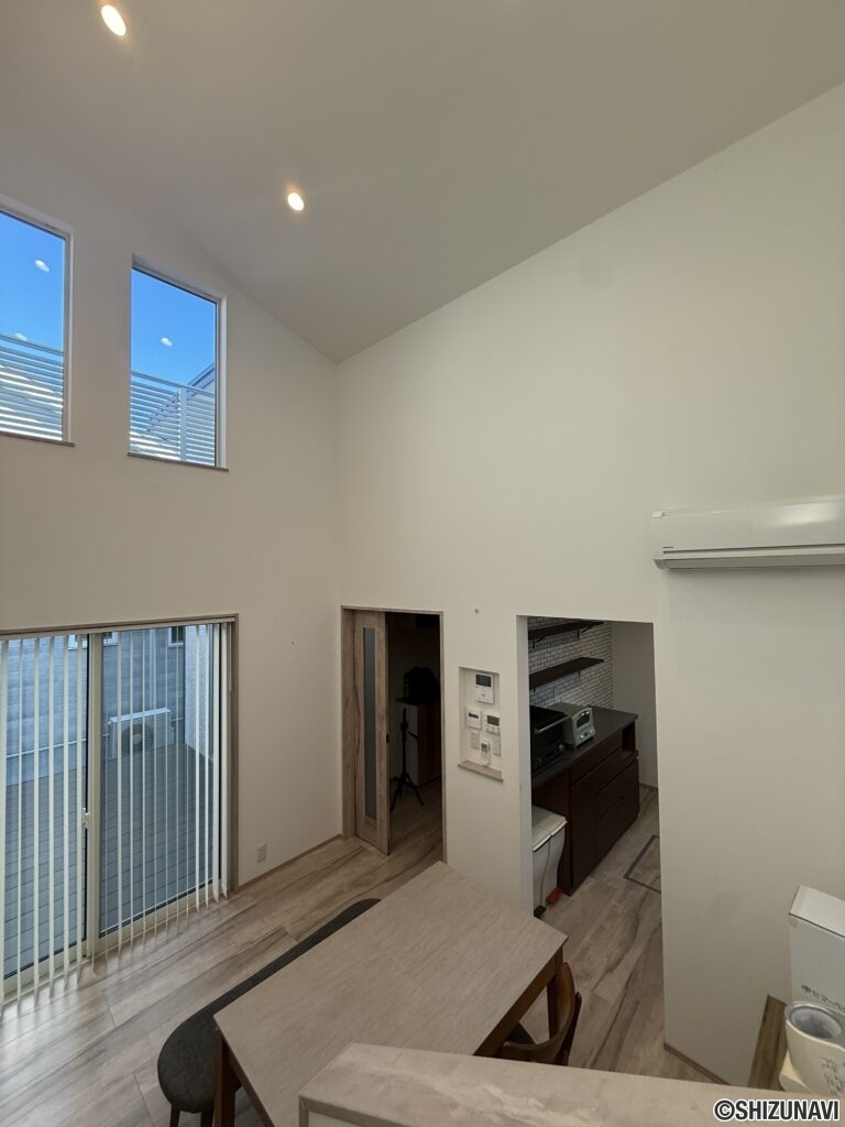 安松町中古住宅　築8年　駐車場3台可能　オール電化の3LDKの画像