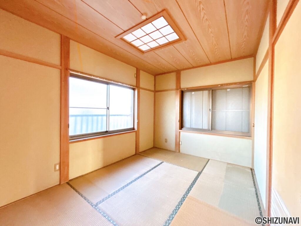 【２階西側６帖和室】