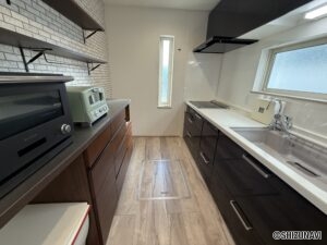 安松町中古住宅　築8年　駐車場3台可能　オール電化の3LDKの画像