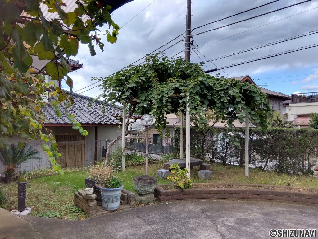 三島市三恵台　中古住宅　外観