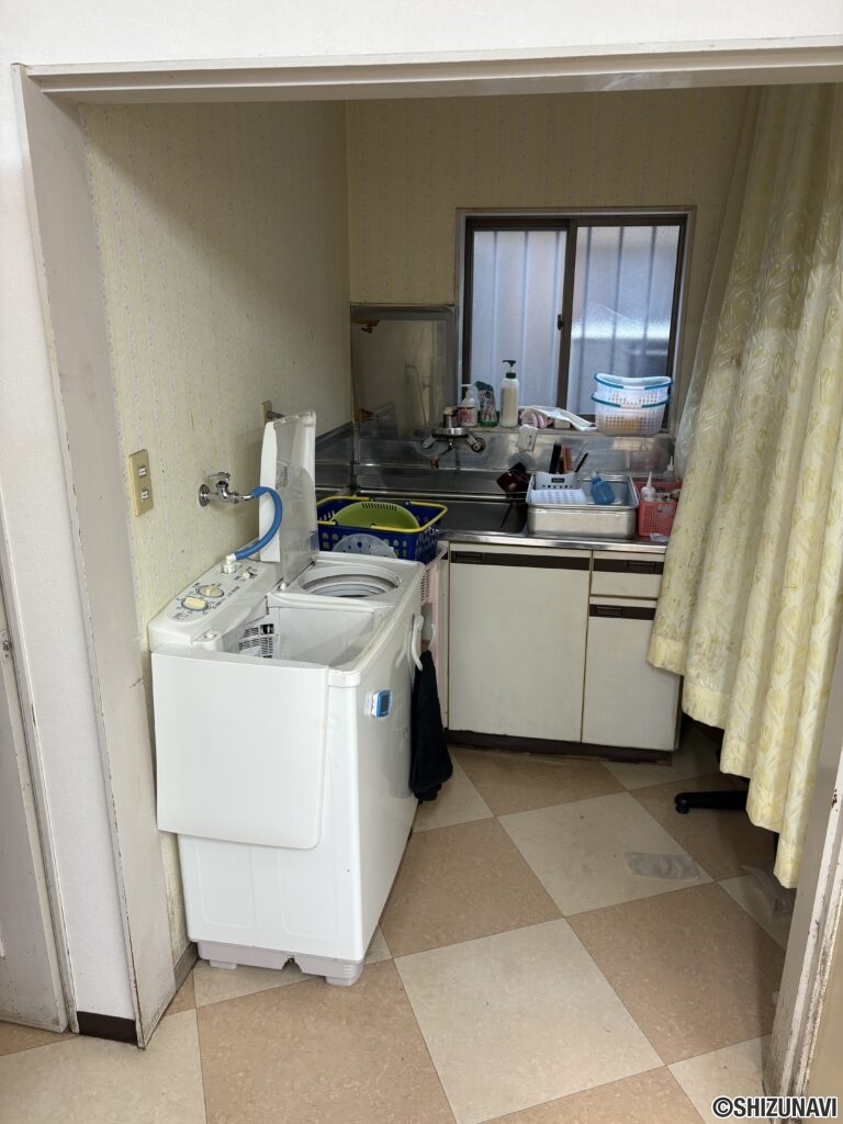 1階 美容室 手洗い場