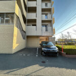 【敷地内駐車場】