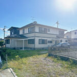 【北側駐車場】敷地北側の駐車場です。間口は3mほどあり、合計4台は駐車可能です。