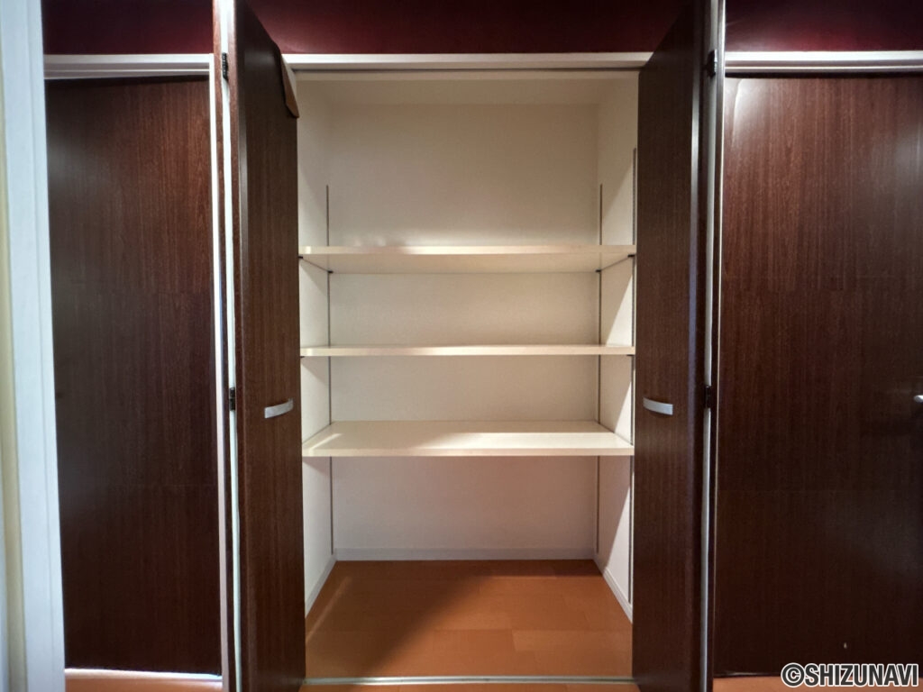 【廊下クローゼット】