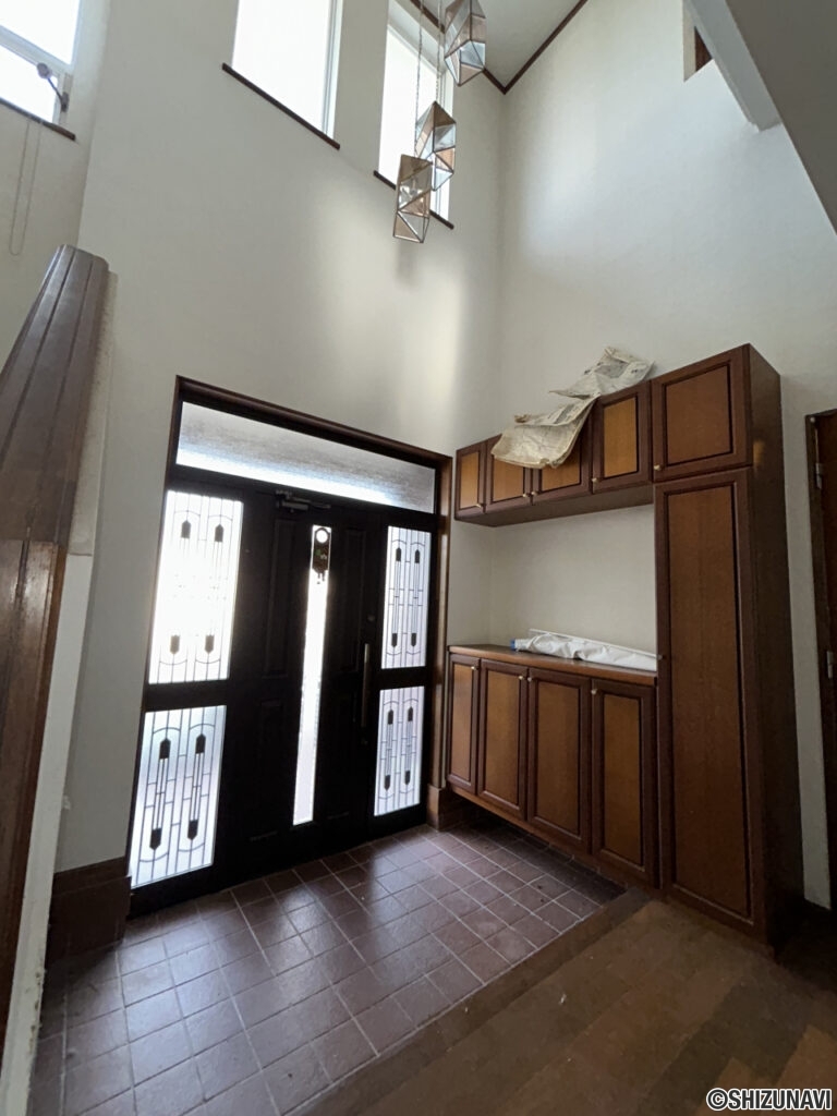 【玄関ホール】