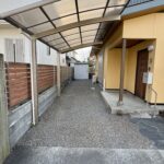 駐車場です。L字型に３台駐車可能です（車種による）。