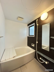 【リフォーム前／浴室】浴室はクリーニングを行う予定です。