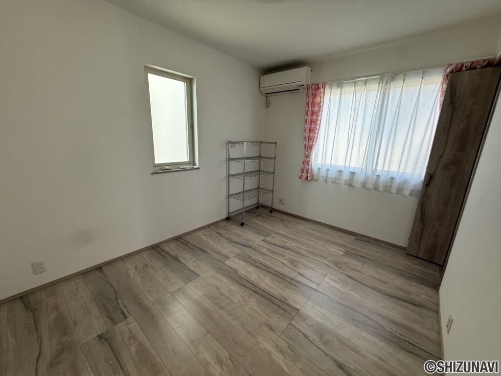 安松町中古住宅　築8年　駐車場3台可能　オール電化の3LDKの画像