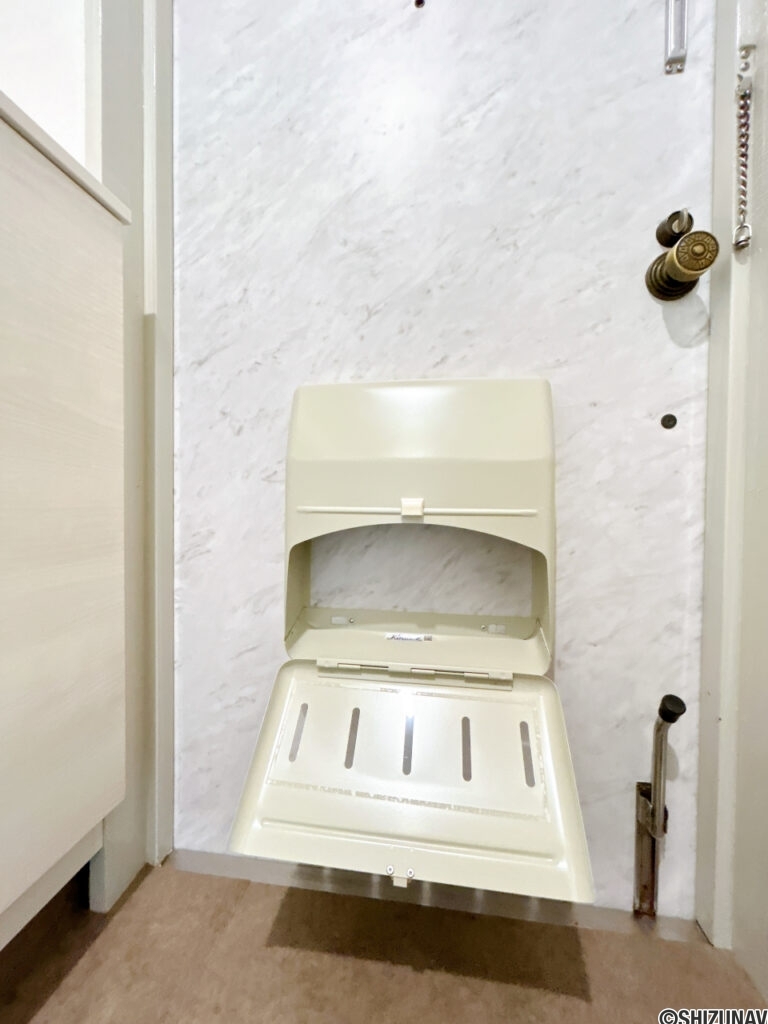 【玄関ポスト】