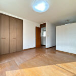 【2階中央洋室】約6帖の洋室です。