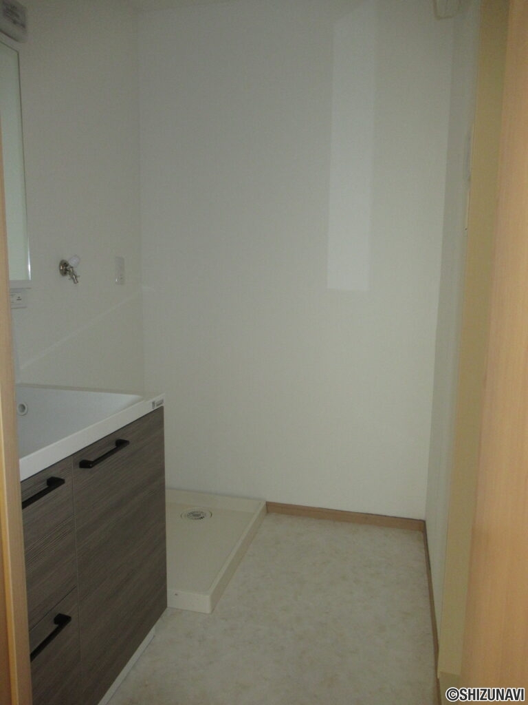 グリーンタウンぐみ沢507　内観