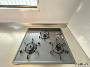 【リフォーム前／キッチンコンロ】キッチンコンロは新品交換を行う予定です。