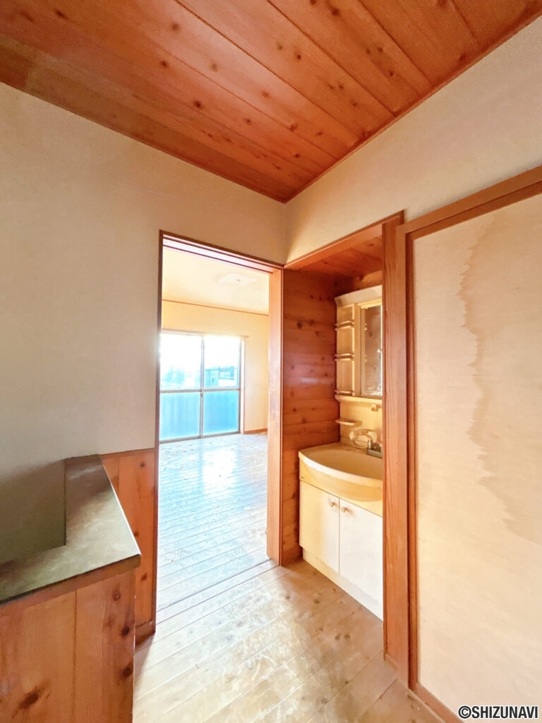 【２階ホール】