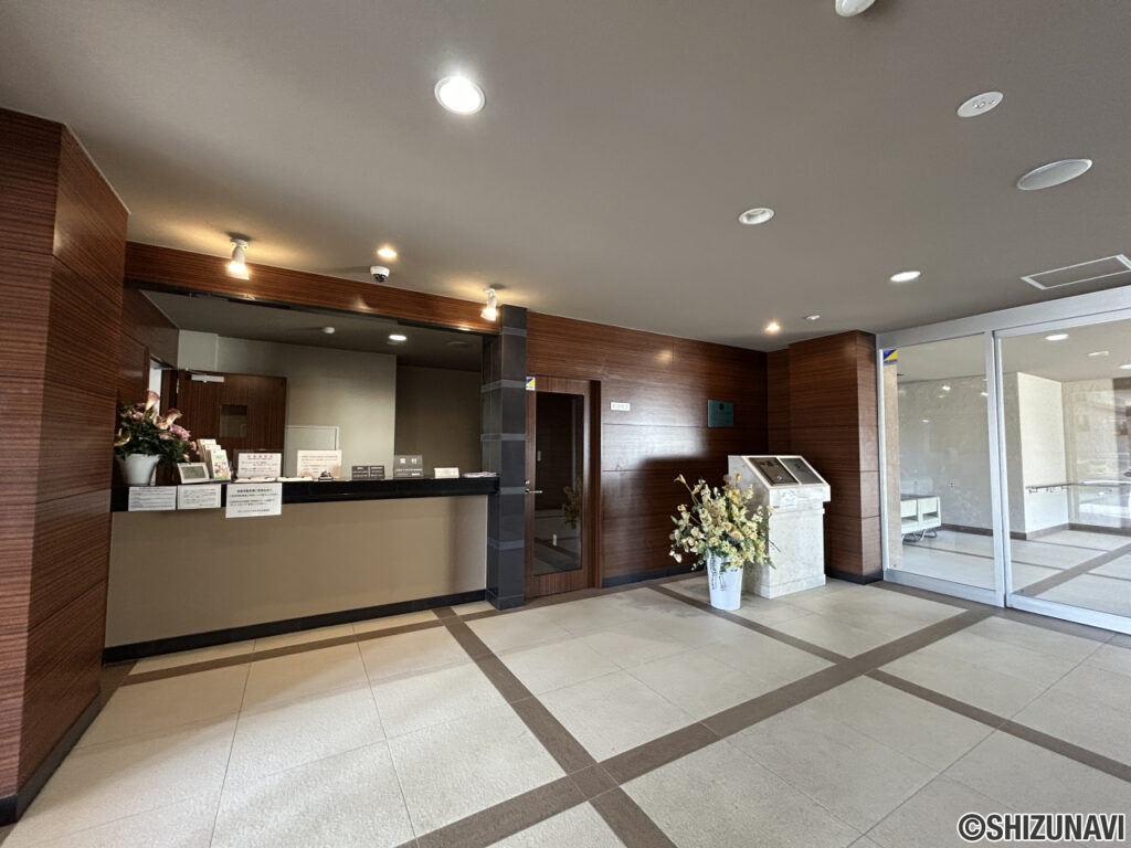 【エントランス】