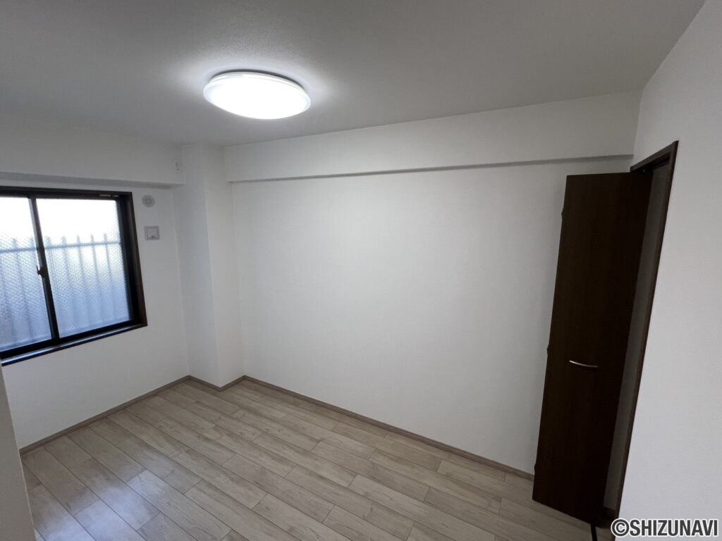 洋室です。クロス張替えました