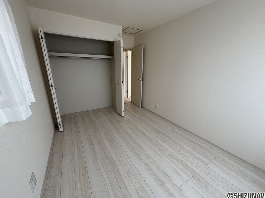 ２階洋室（6帖）です